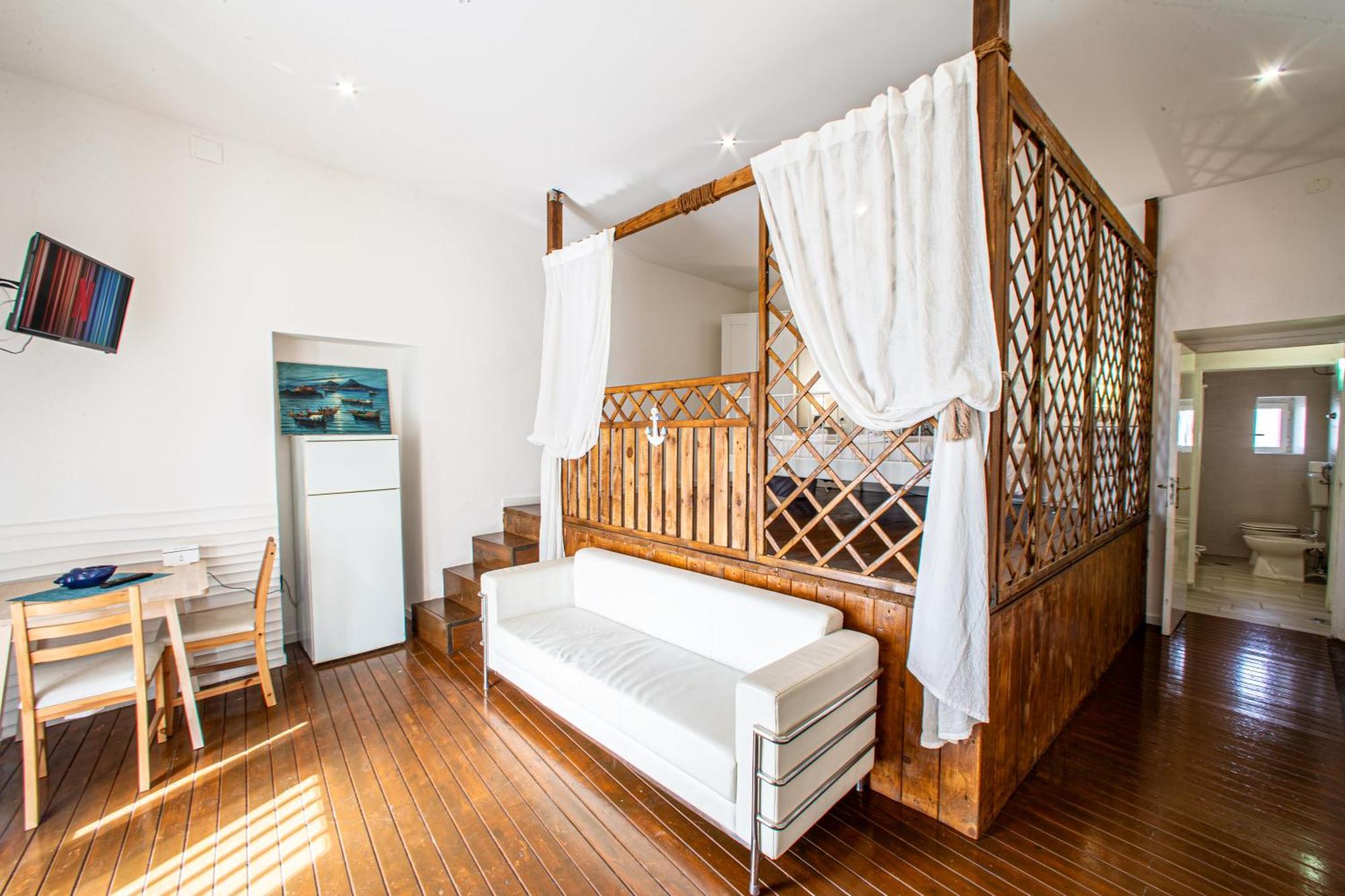 Mh Suites Rooms Apartments Bacoli Eksteriør billede