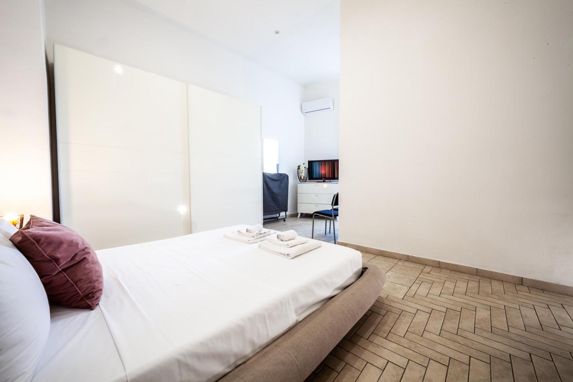 Mh Suites Rooms Apartments Bacoli Værelse billede
