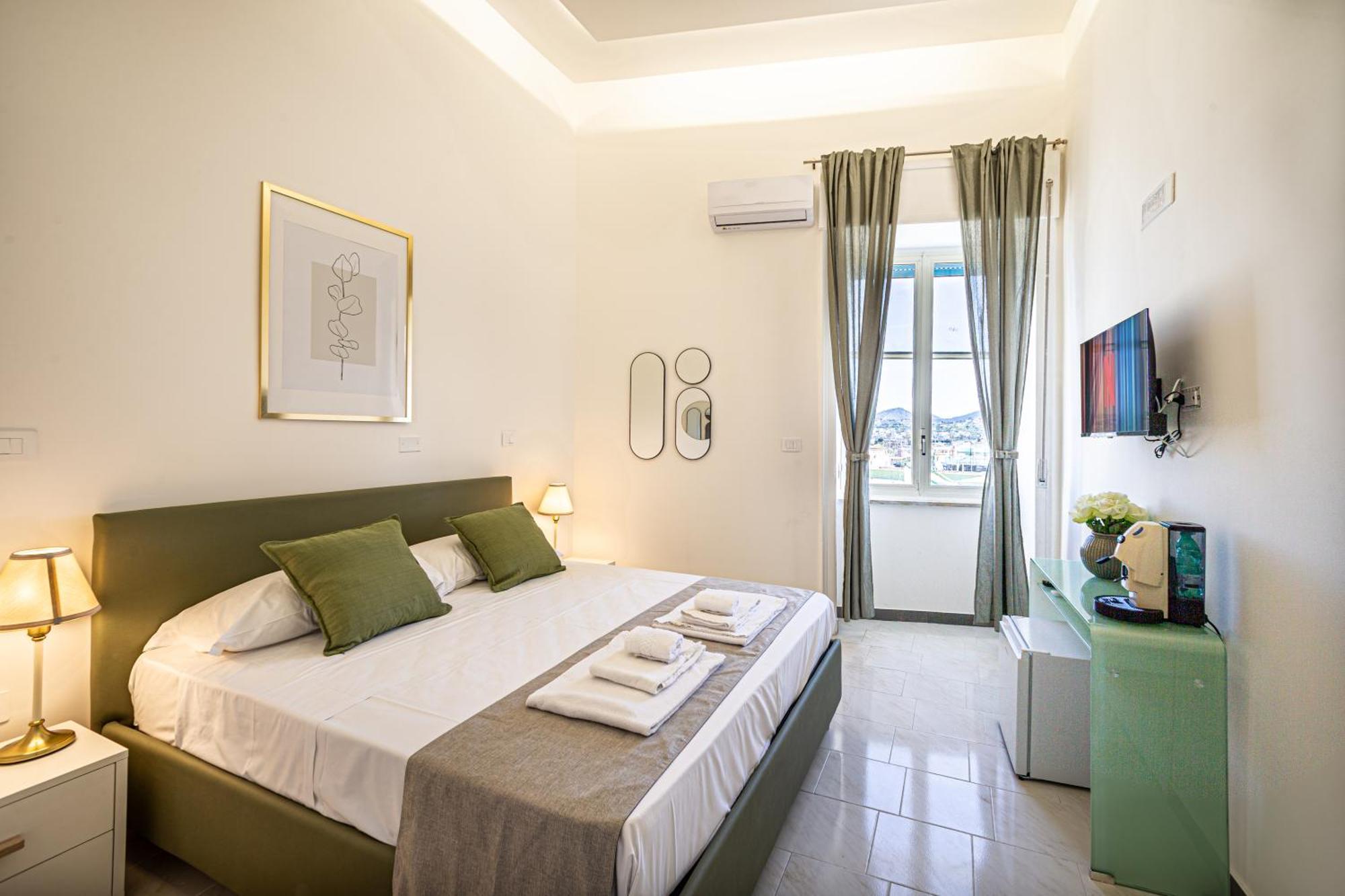 Mh Suites Rooms Apartments Bacoli Eksteriør billede